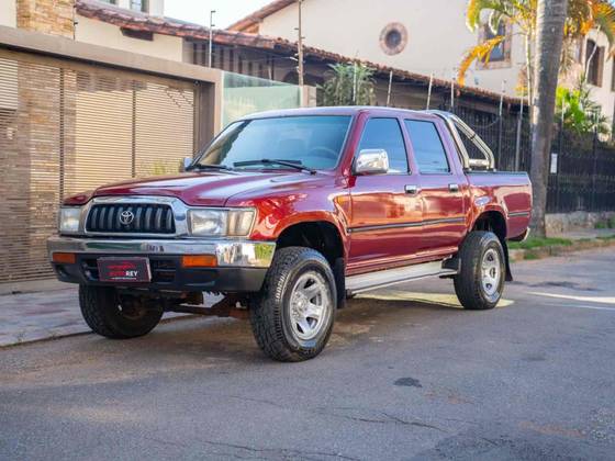 TOYOTA HILUX 3.0 SRV 4X2 CD 8V DIESEL 4P MANUAL
